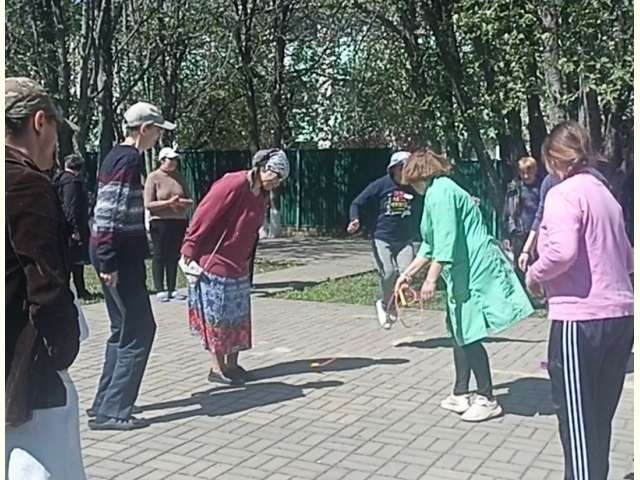 Игры на свежем воздухе.
